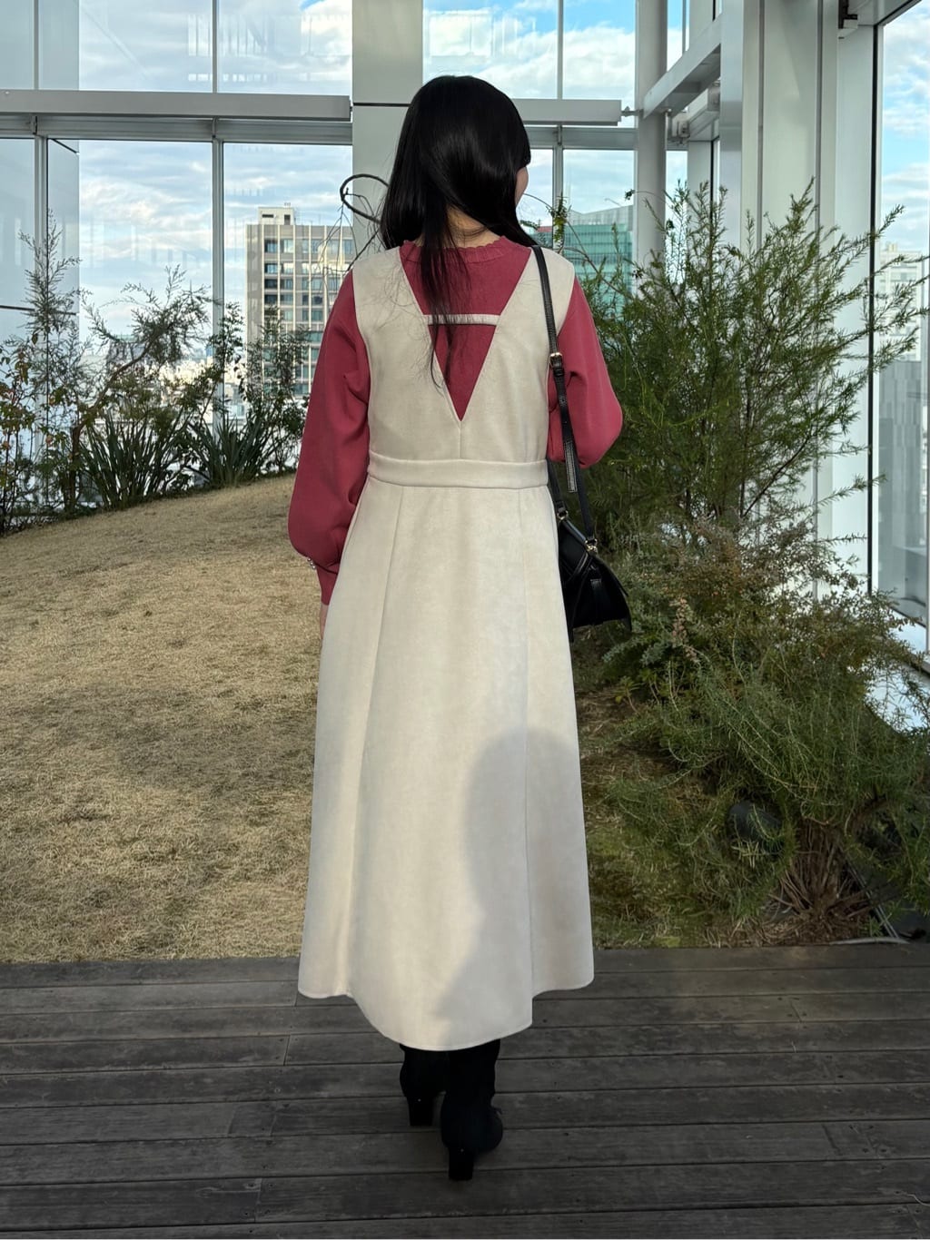 AOIさんの「Couture brooch｜【洗える/スカラデザイン】パフスリーブ ニット」を使ったコーディネート