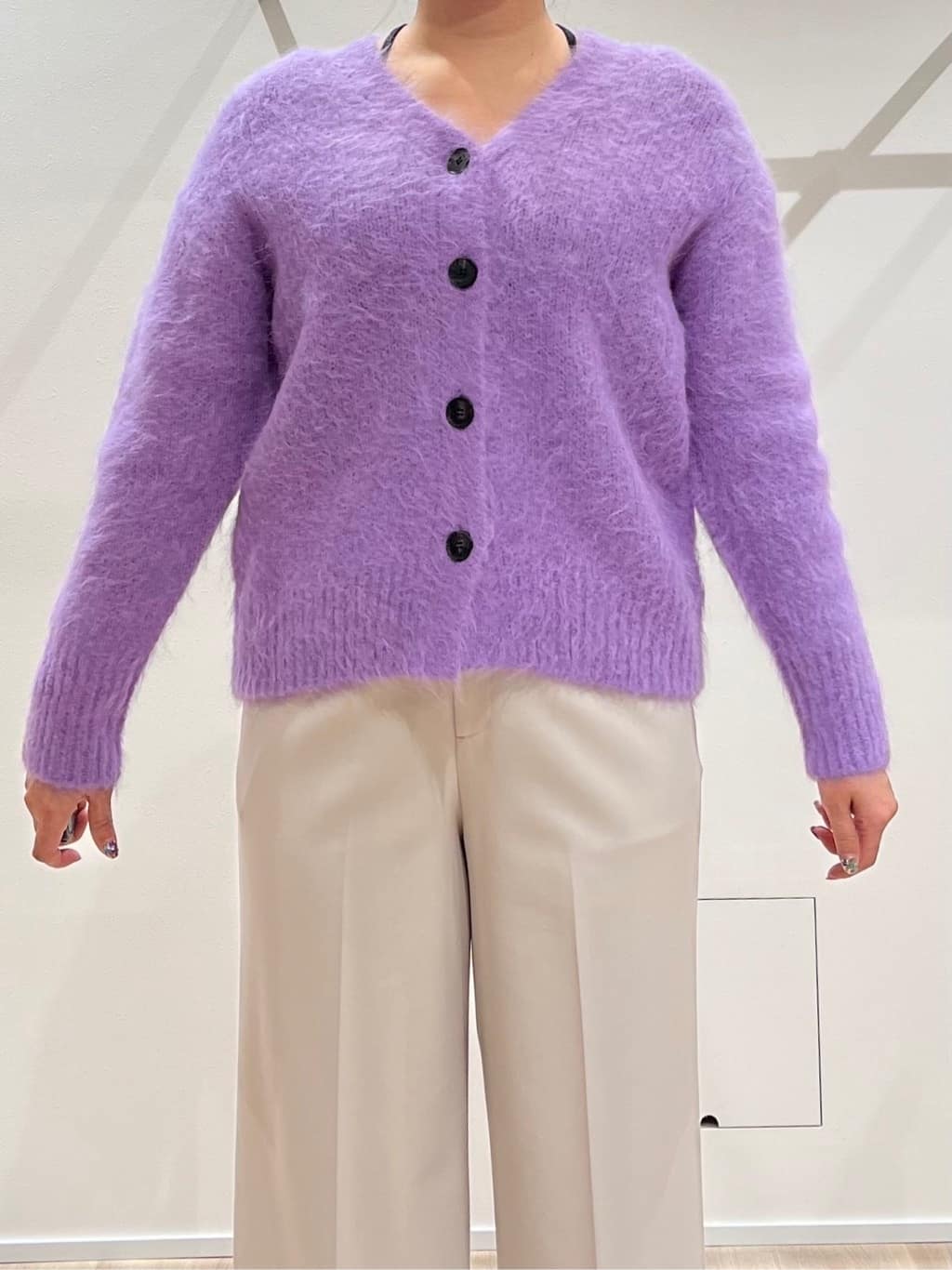TOMOMIさんの「UNTITLED｜【ゆったり】アルパカ混シャギー カーディガン」を使ったコーディネート