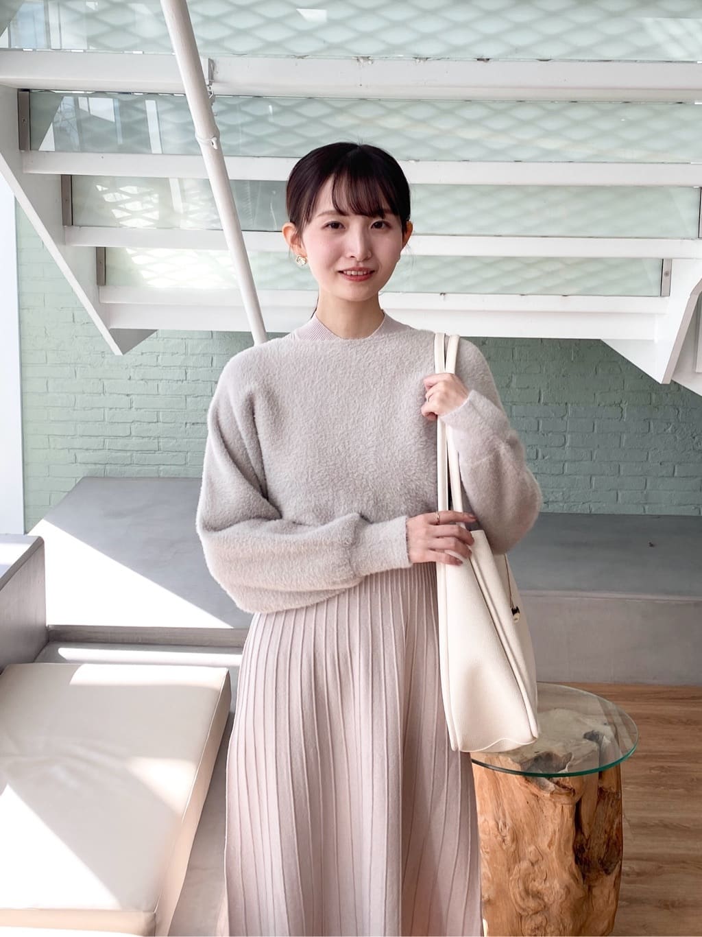 みさかさんの「index｜ラメフェザープルオーバーセット ニットワンピース【洗濯機OK】《XS～LL》」を使ったコーディネート