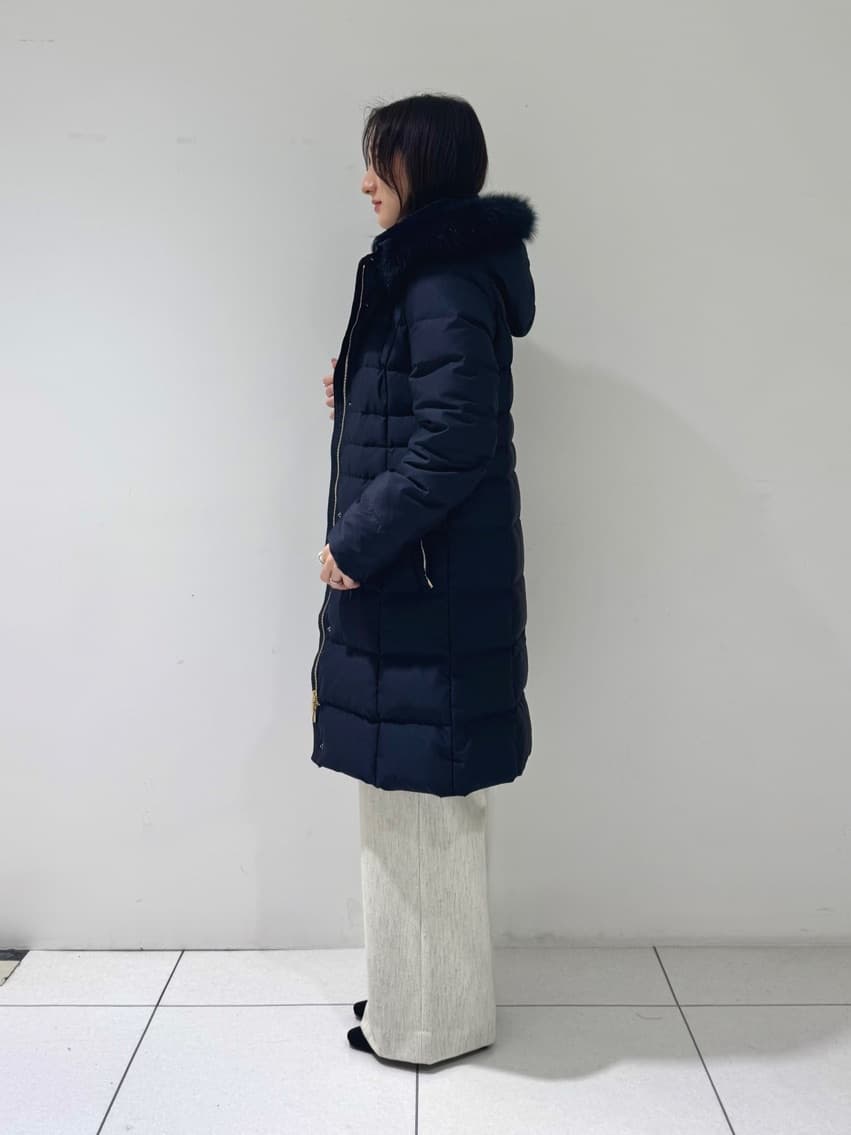 そんさんの「INDIVI｜【名品／撥水／抗菌防臭】ロング丈リサイクルダウンコート」を使ったコーディネート