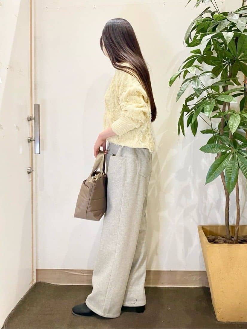 AYUMIさんの「SHOO･LA･RUE｜【S-LL】大人も着やすいシックなカラー 主役級フリンジニット」を使ったコーディネート