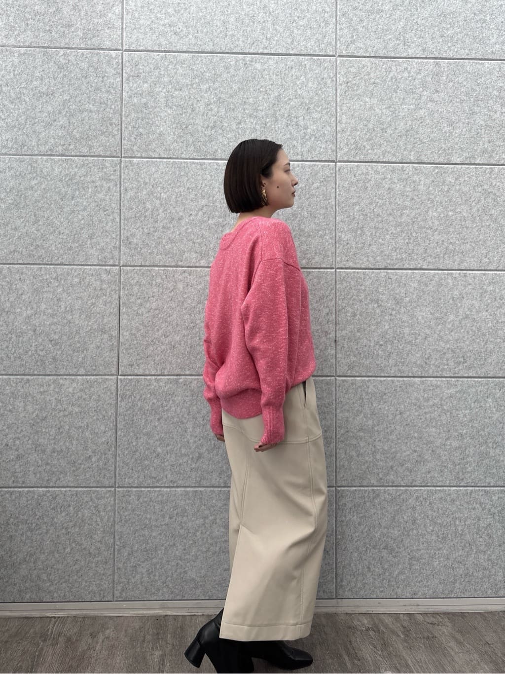 ayanoさんの「INDIVI｜【再入荷】レイヤーネックメランジラメニット」を使ったコーディネート