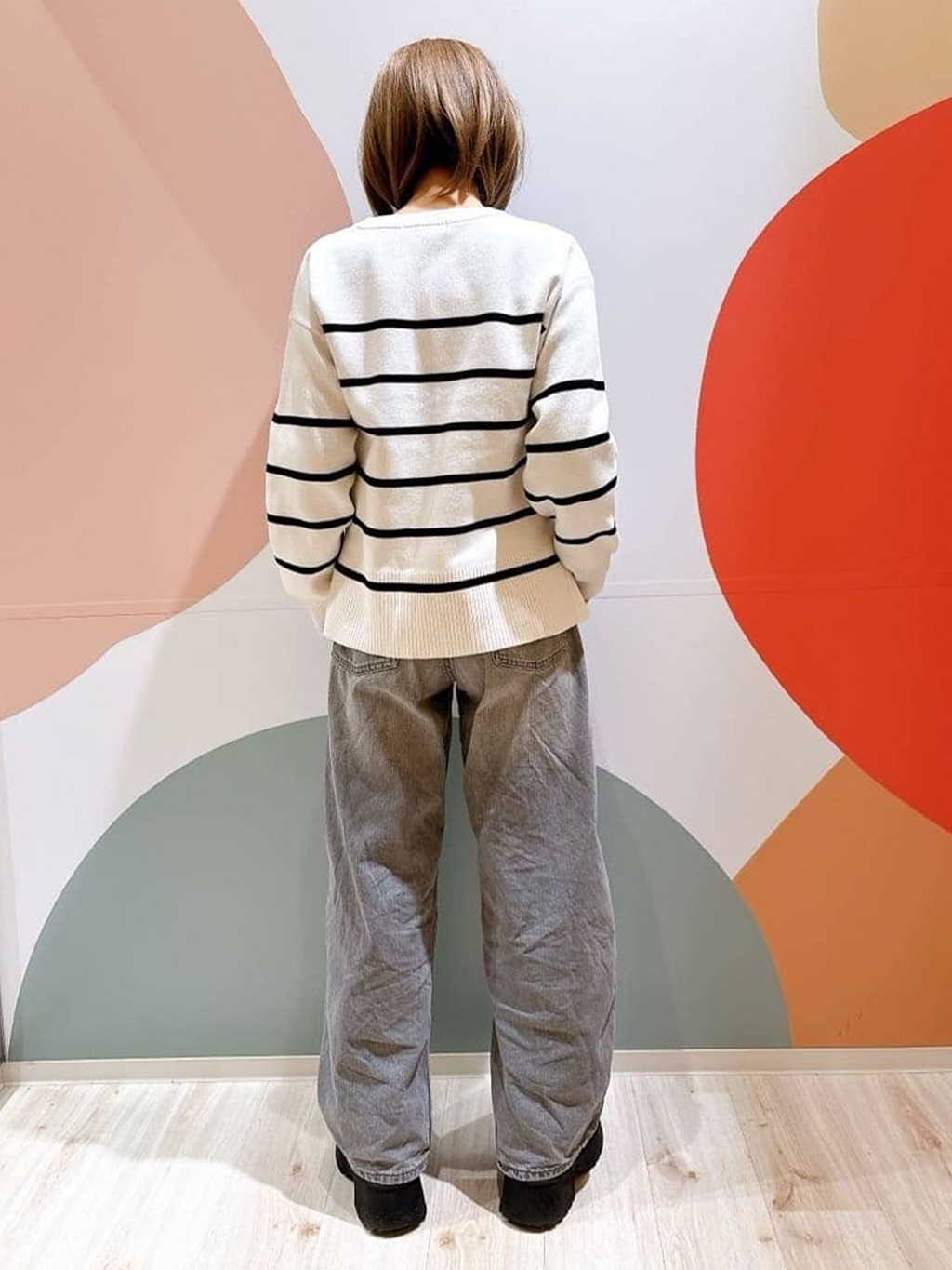 長男さんの「SHOO･LA･RUE｜【SHOO・LA・RUE DENIM/高レビュー】ゆるっと決まる こなれカーブデニムパンツ」を使ったコーディネート