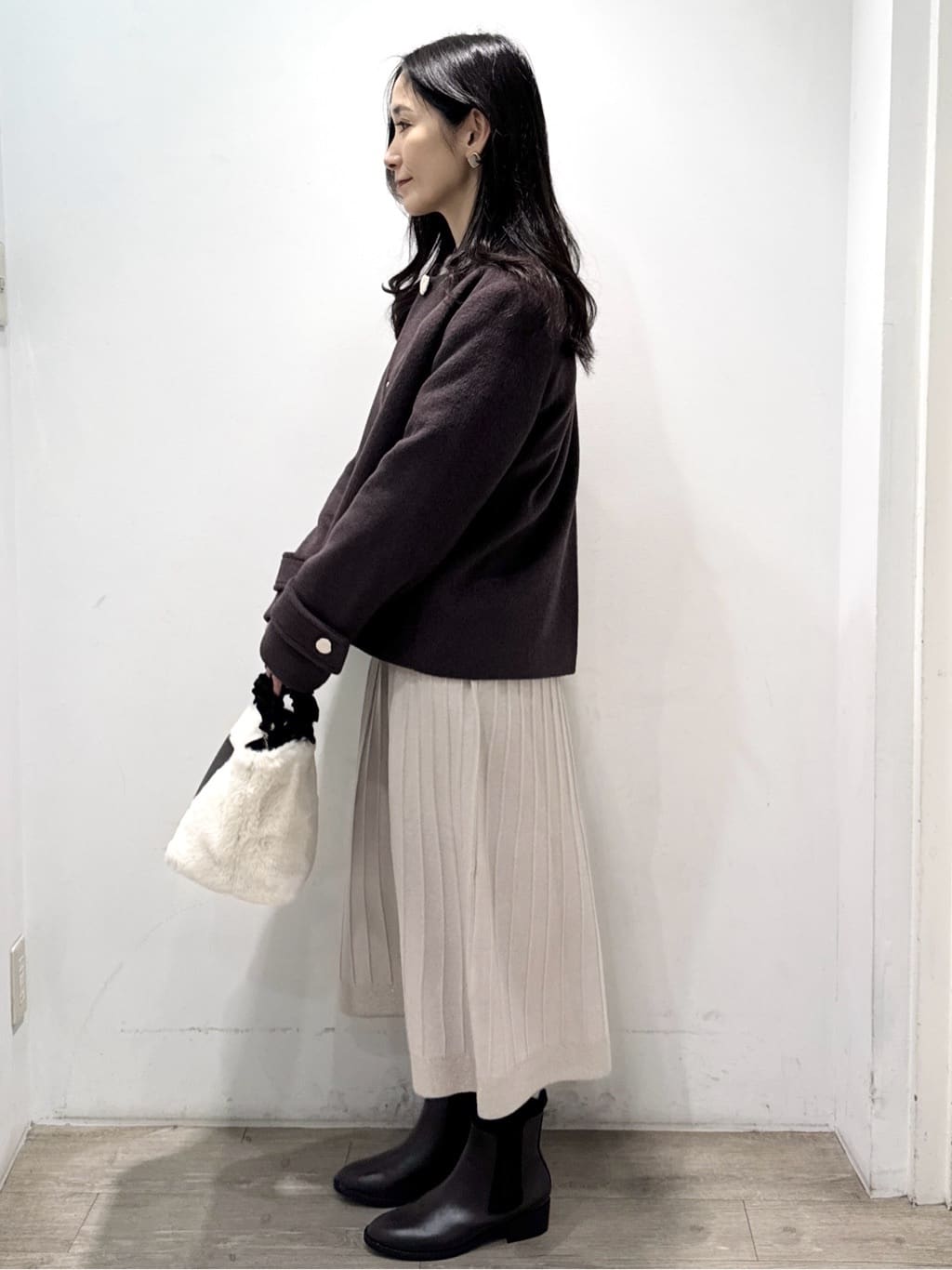 yuicciさんの「OPAQUE.CLIP｜ラメフェザープルオーバーセット ニットワンピース【洗濯機OK】《XS～LL》」を使ったコーディネート