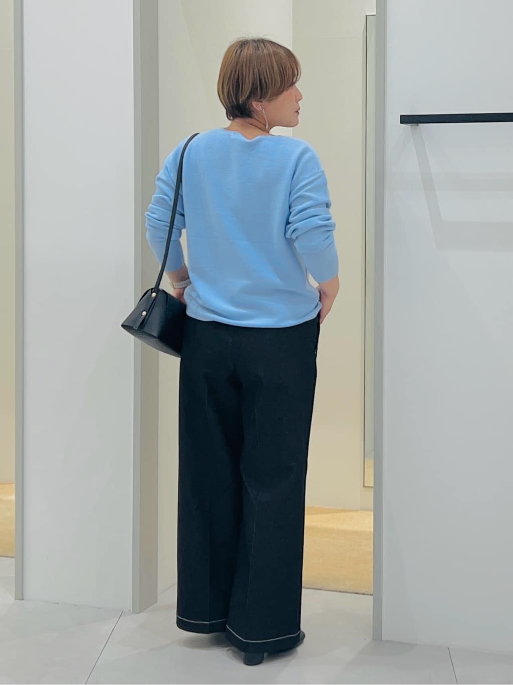 タナさんの「THE SHOP TK｜【S-XLサイズ/上品見えが叶う】Vネックニット/洗濯機OK」を使ったコーディネート