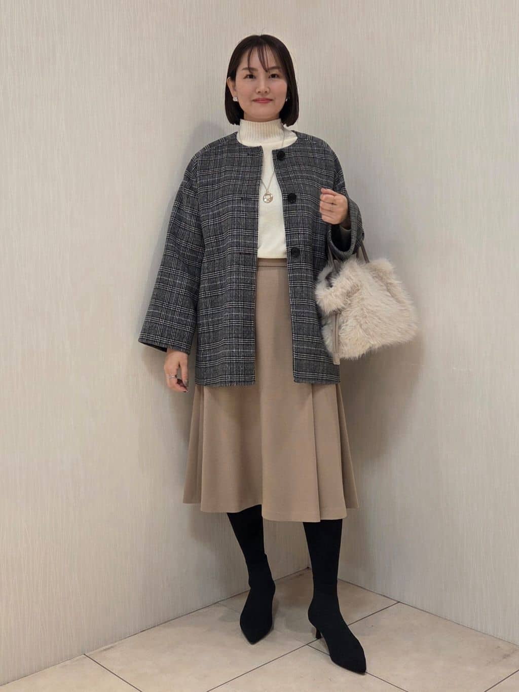 naokoさんの「UNTITLED｜【ミディ丈/軽やか】セミラグランリバー コート」を使ったコーディネート