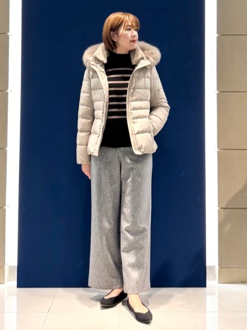まいこさんの「INDIVI｜【冬ニット人気NO．1！／カシミヤ混】ミドルゲージハイネックニット」を使ったコーディネート