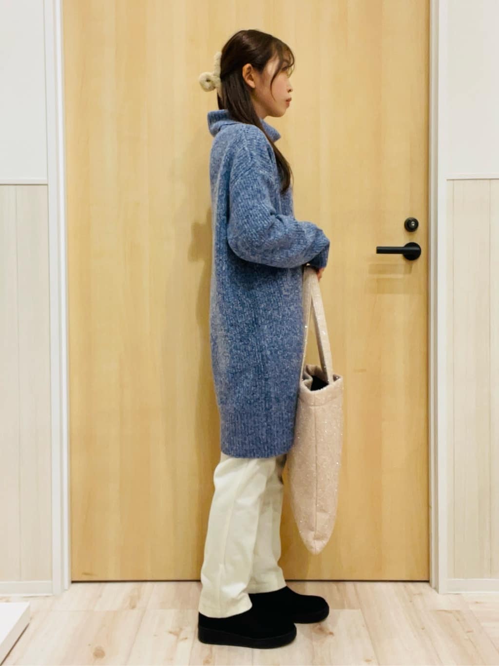 minamiさんの「SHOO･LA･RUE｜【洗濯機可/S-LL/体型カバー】女性らしい美シルエット チュニックニットワンピース」を使ったコーディネート