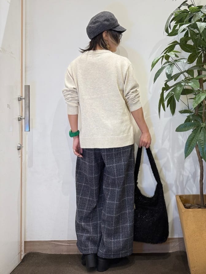 misakiさんの「SHOO･LA･RUE｜【あったか/S-LL】脚のラインをきれいに魅せる チェック柄ワイドパンツ」を使ったコーディネート