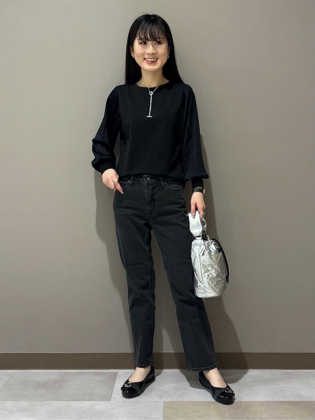 KEIKOさんの「INDIVI｜【名品／撥水／抗菌防臭】ショート丈リサイクルダウンコート」を使ったコーディネート