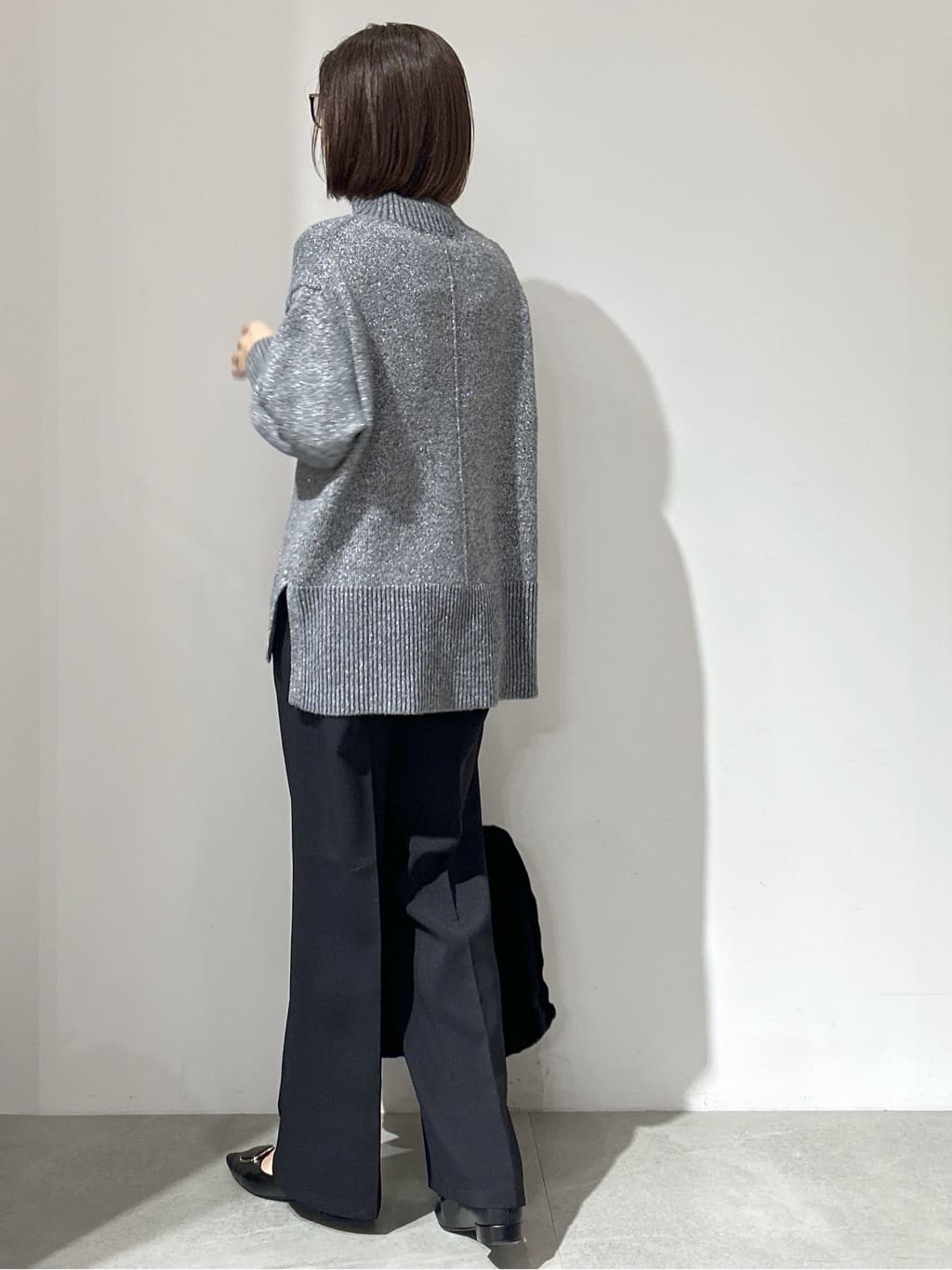 NAKAさんの「OPAQUE.CLIP｜イージーフレアパンツ【洗濯機OK】」を使ったコーディネート