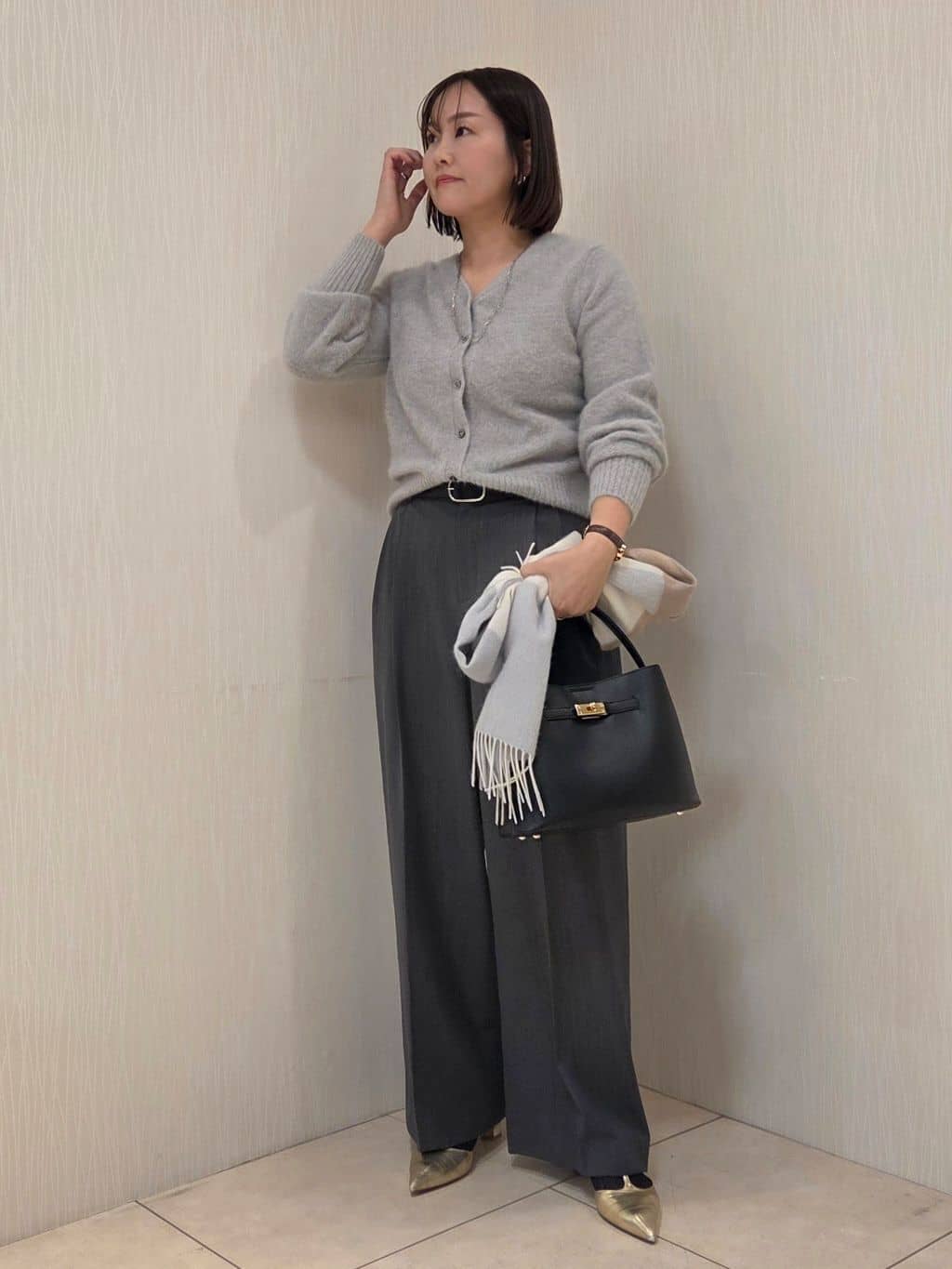 naokoさんの「UNTITLED｜【ふわふわニット/前後2WAY】フォックスカシミヤカーディガン」を使ったコーディネート