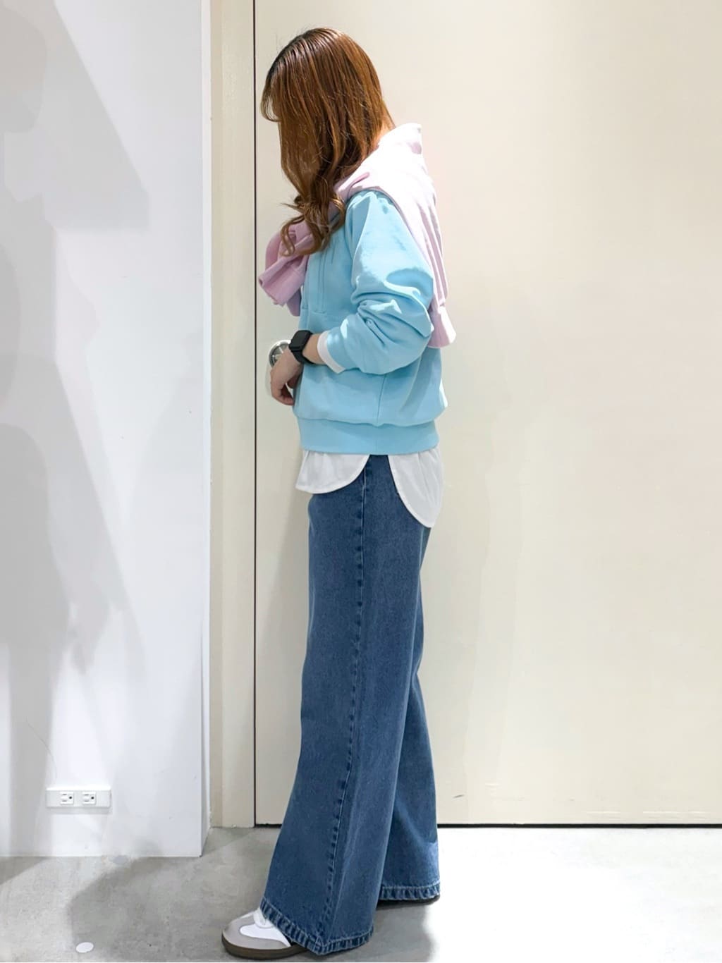 sayaさんの「OPAQUE.CLIP｜ロゴ刺繍裏毛トップス【洗濯機OK】」を使ったコーディネート