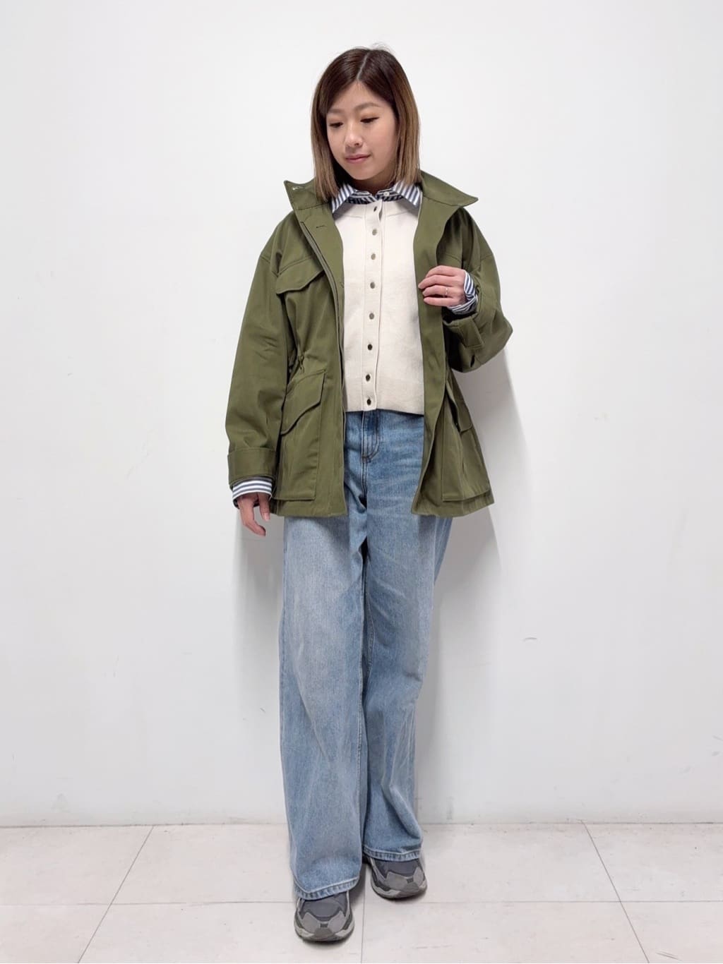Nishijimaさんの「DRESSTERIOR｜ヴィンテージ加工ワイドデニムパンツ」を使ったコーディネート