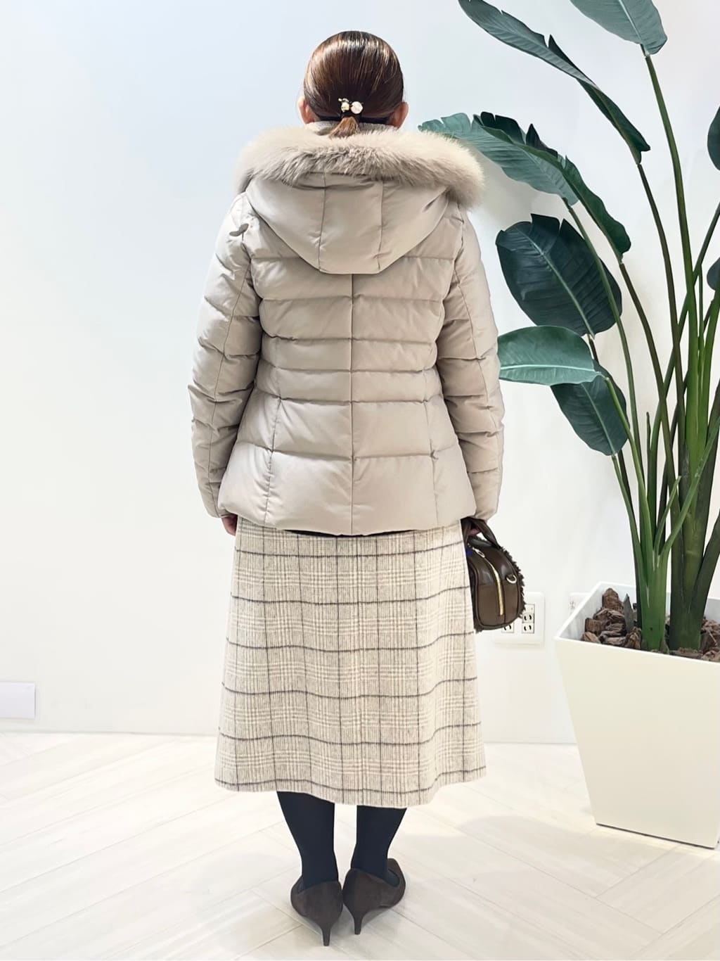 Tomoさんの「UNTITLED｜【名品／撥水／抗菌防臭】ショート丈リサイクルダウンコート」を使ったコーディネート