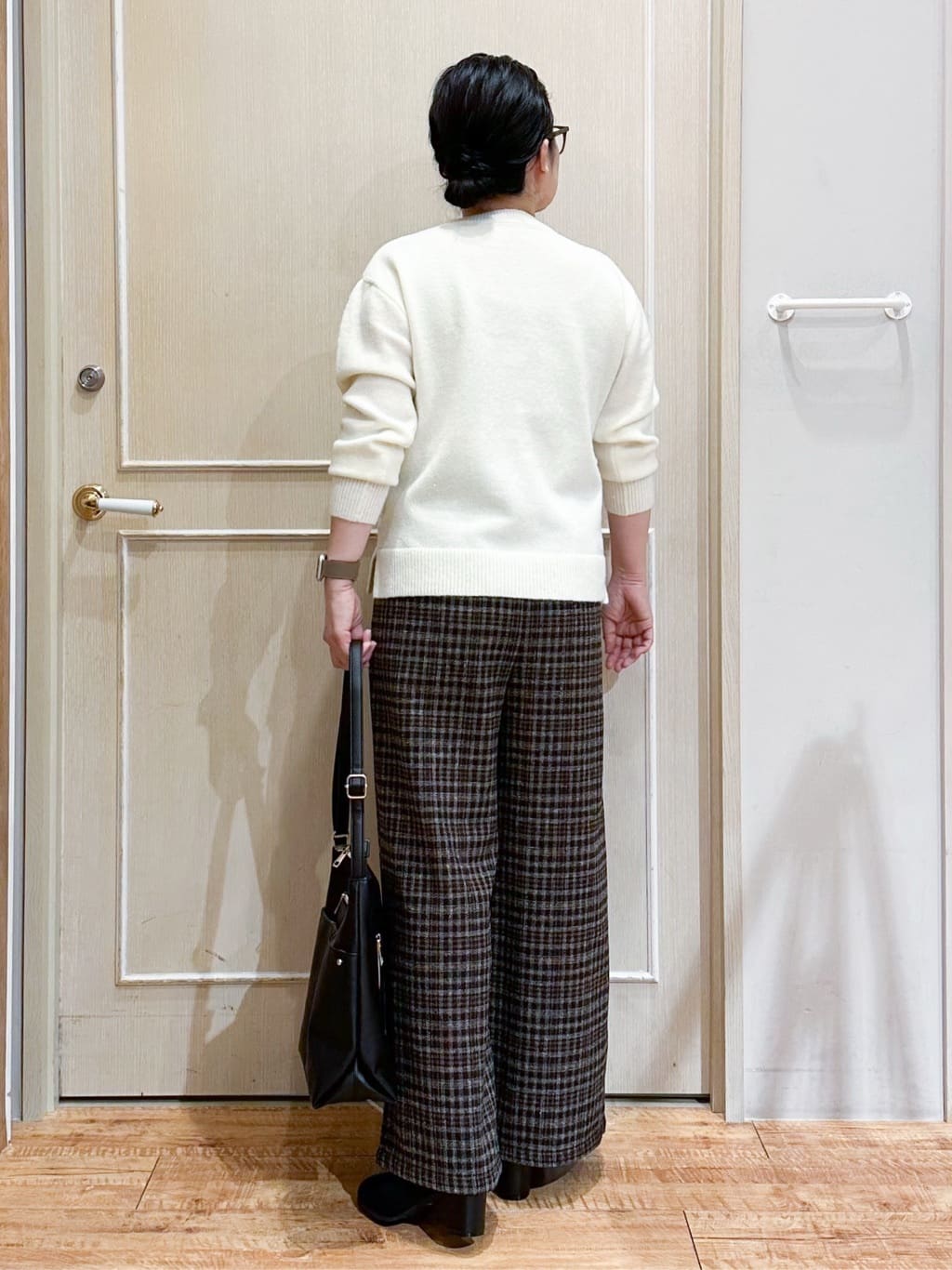 umeさんの「SHOO･LA･RUE｜【S-LL/洗濯機可】さりげないラメが上品　クルーネックニット」を使ったコーディネート