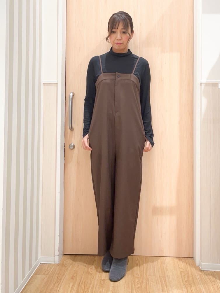 natsumiさんの「SHOO･LA･RUE｜【S-LL】大人カジュアルに ベアトップ風 キャミサロペット」を使ったコーディネート