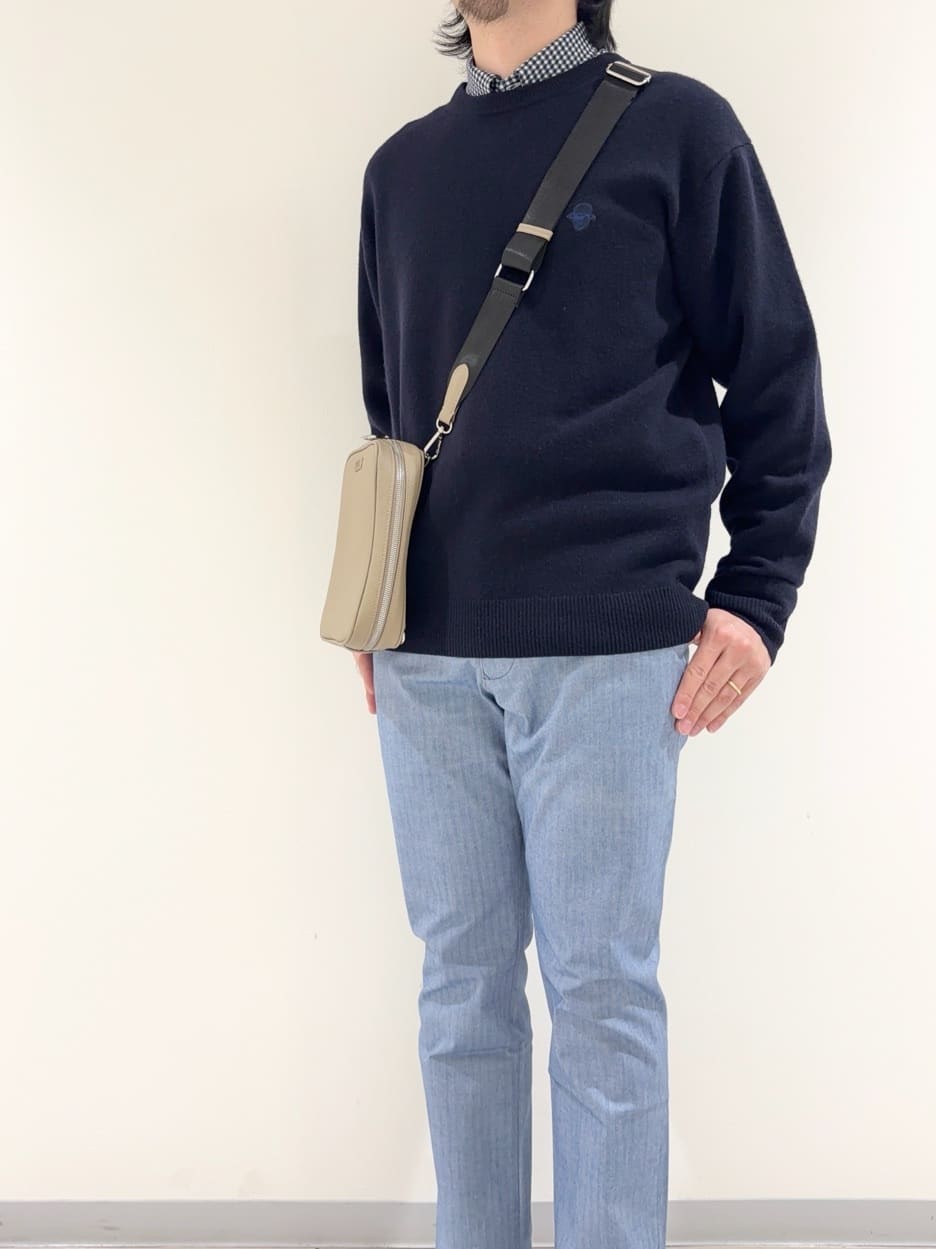 及川さんの「TAKEO KIKUCHI｜【Air Palette Knit】ワンポイント カラーニット プルオーバー」を使ったコーディネート