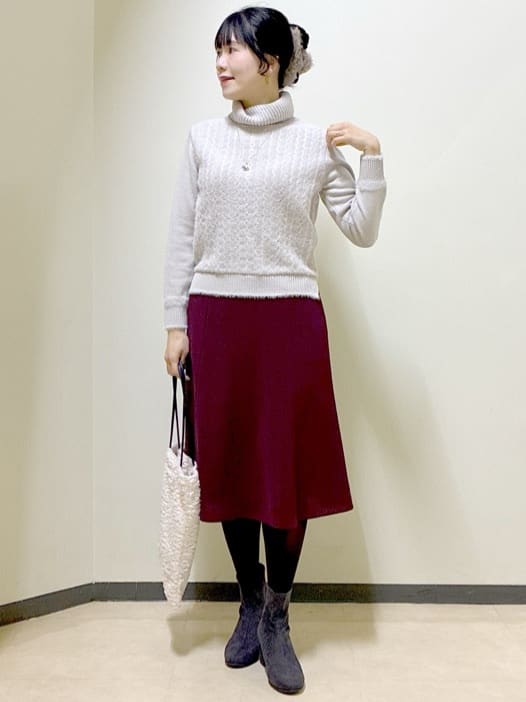  beni_gingerさんの「Reflect｜【ほんのりラメ感◎】ふわふわフェザーヤーンハイネックニット」を使ったコーディネート