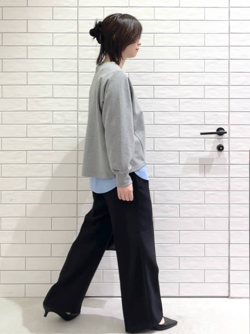 しおりさんの「OPAQUE.CLIP｜フォルムデザイントップス／セットアップ対応【洗濯機OK】」を使ったコーディネート