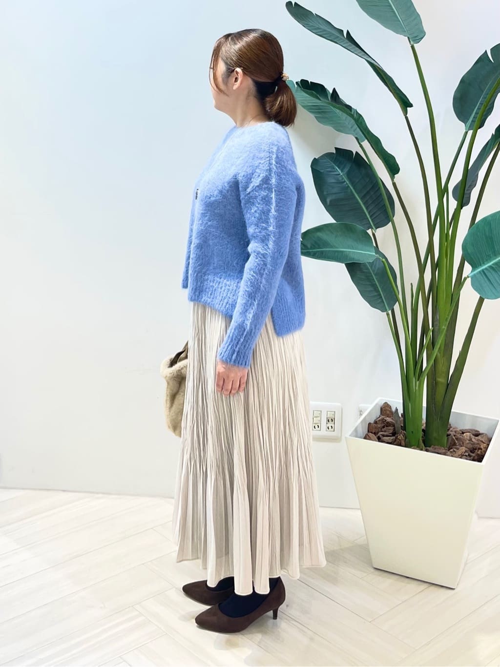 Tomoさんの「UNTITLED｜【名品／撥水／抗菌防臭】ロング丈リサイクルダウンコート」を使ったコーディネート