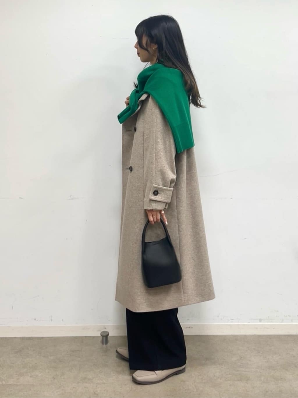 cotaniさんの「SHOO･LA･RUE｜【洗える/毛玉レス】表面がきれいなVネックカーディガン」を使ったコーディネート