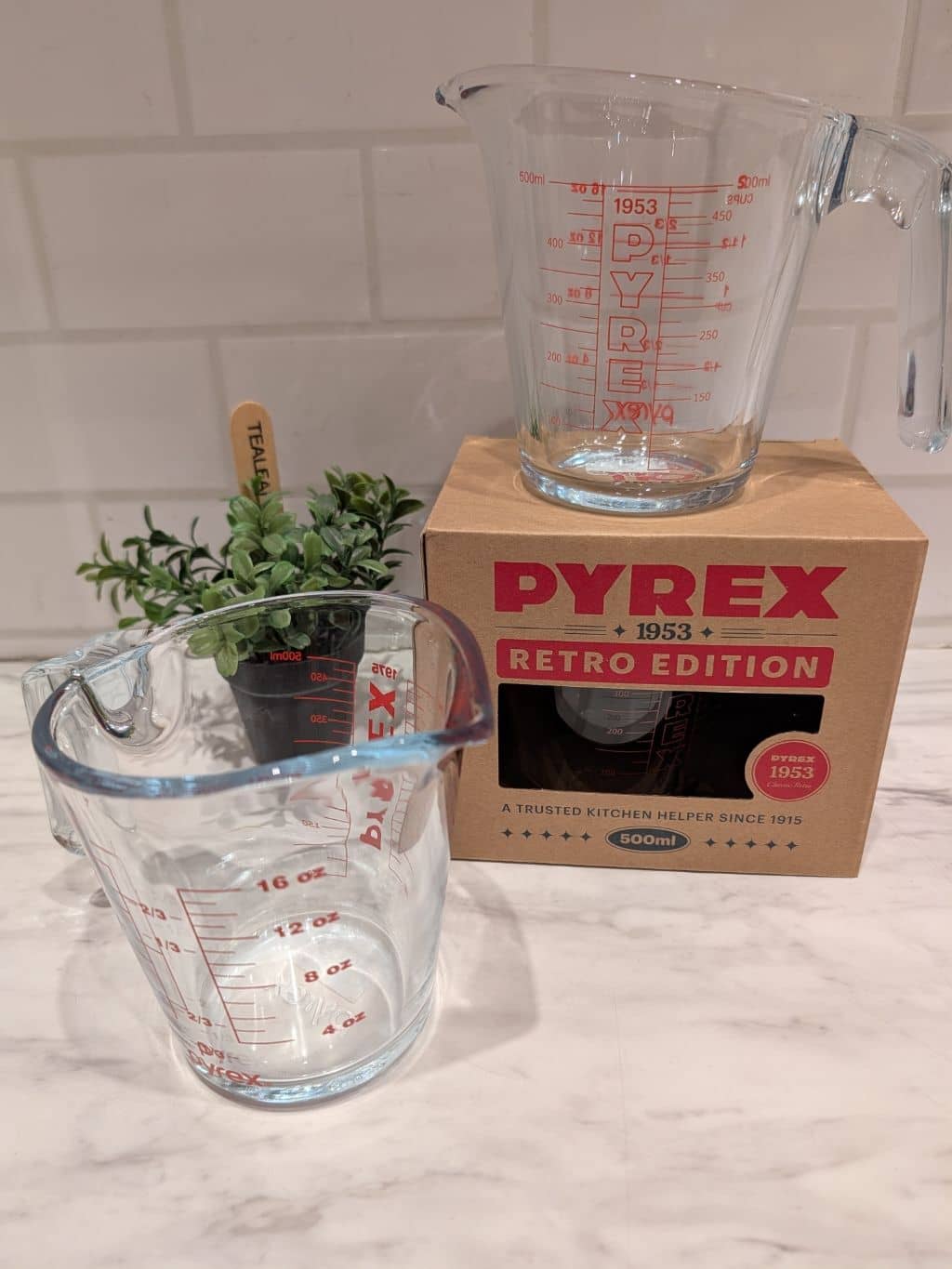 シモさんの「212 KITCHEN STORE｜メジャーカップ500ml レトロエディション1953 ＜Pyrex パイレックス＞」を使ったコーディネート