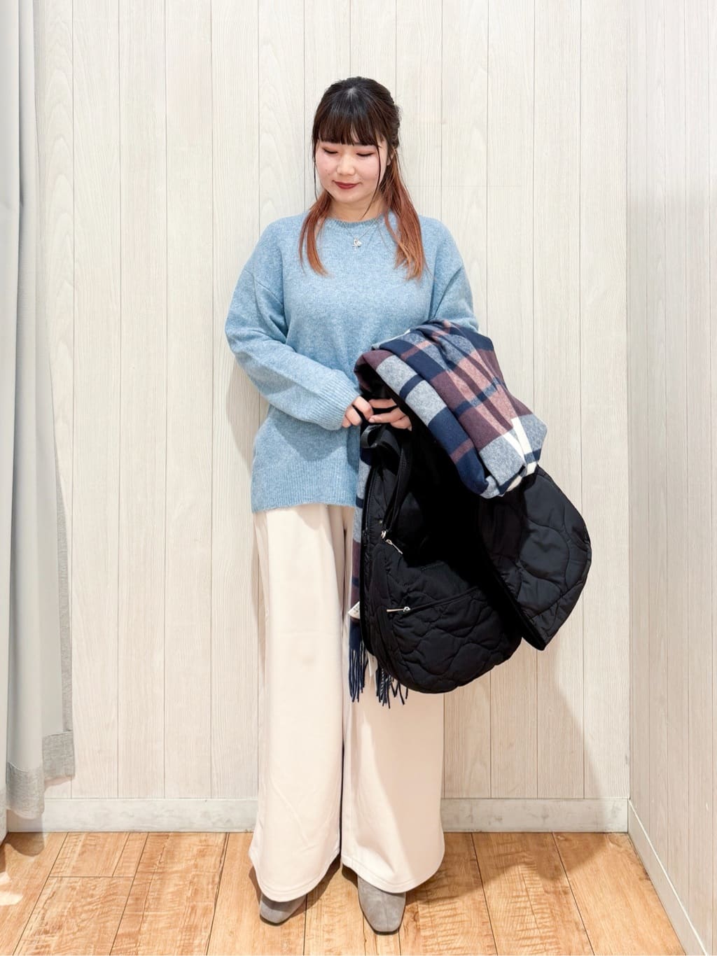 愛さんの「SHOO･LA･RUE｜ストレッチローヒール」を使ったコーディネート