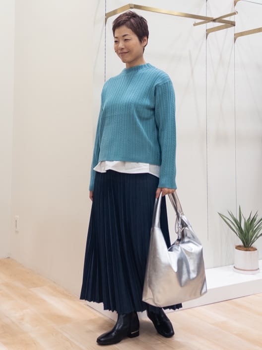 シュウコさんの「grove｜裾切替タックペプラムTシャツ」を使ったコーディネート