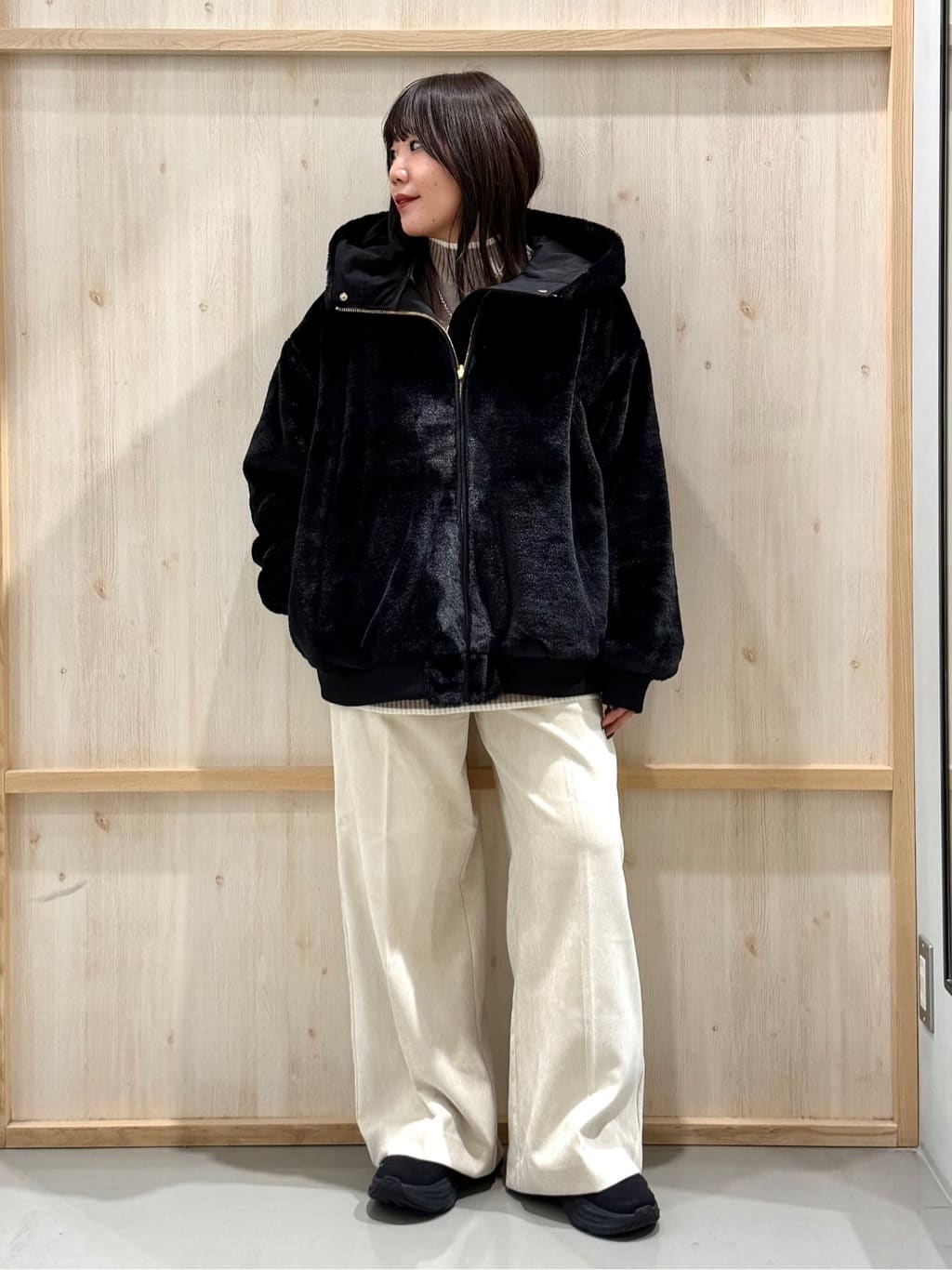nanaさんの「THE SHOP TK｜【2WAY/洗える】リバーシブル フェイクファーブルゾン」を使ったコーディネート