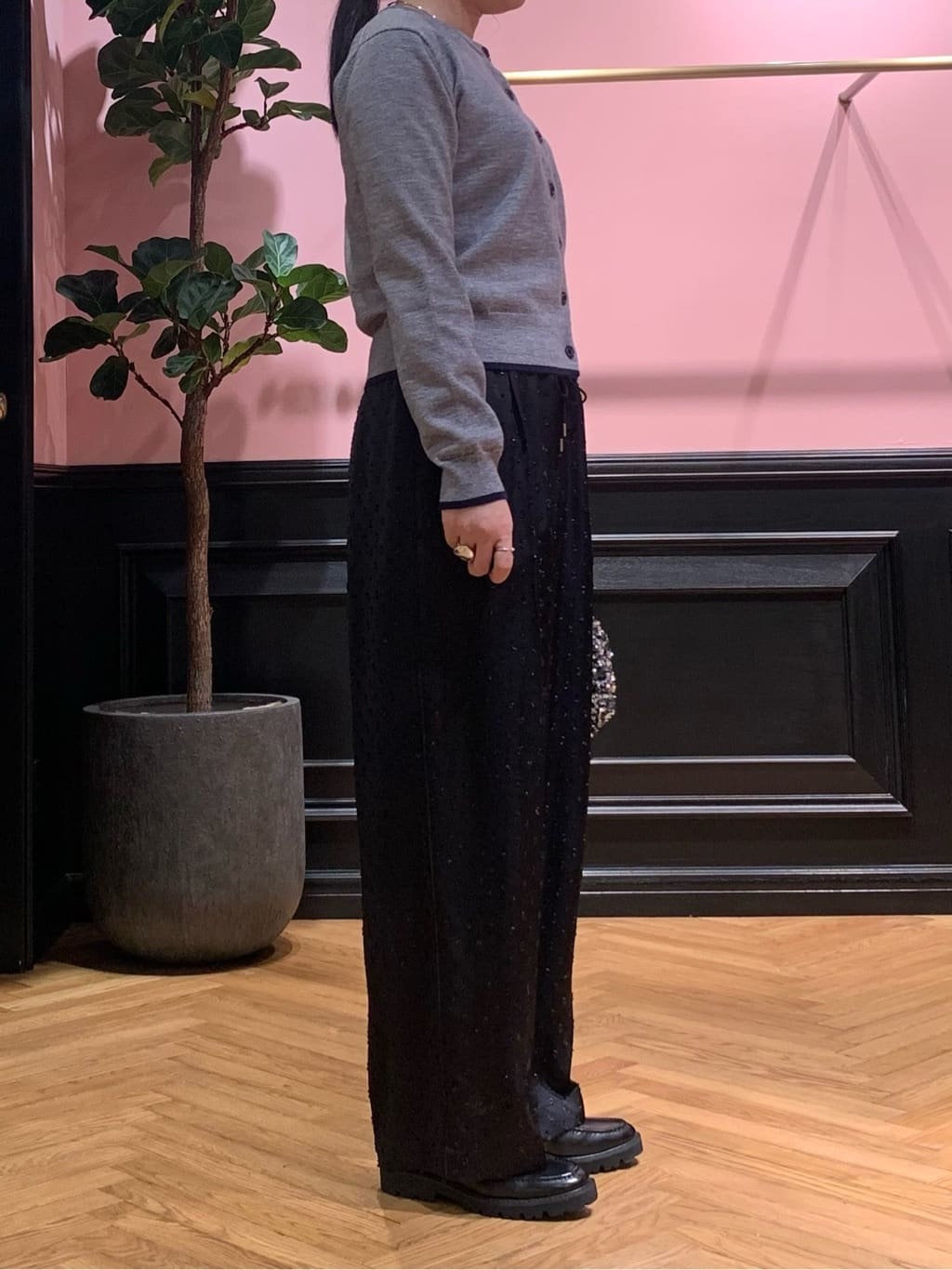 SAKAIさんの「DRESSTERIOR｜スパンコール2WAY巾着バッグ」を使ったコーディネート