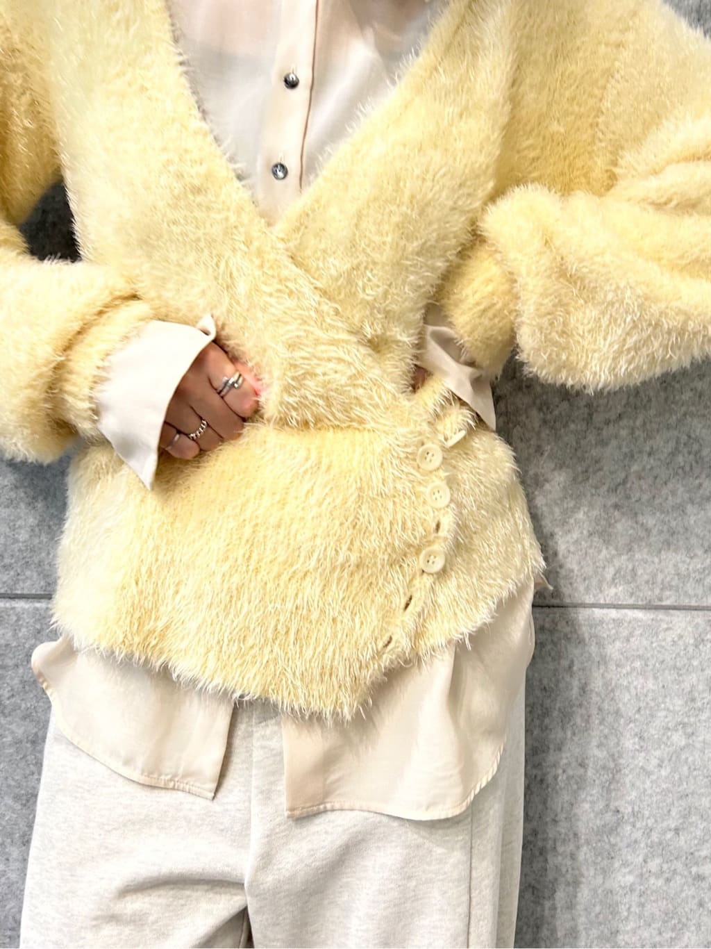 honoka Aさんの「CODE A｜feather pullover」を使ったコーディネート
