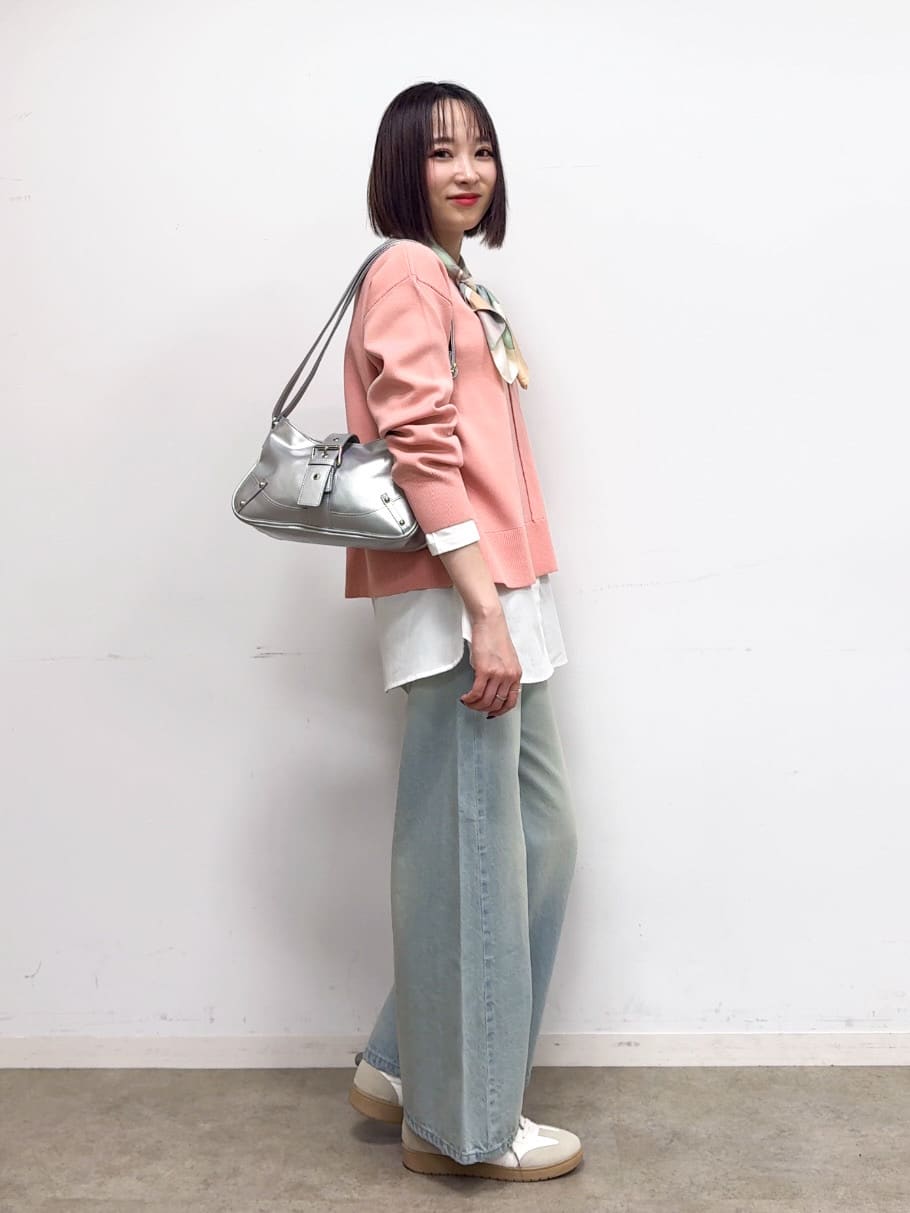 𝐜𝐡𝐢𝐤𝐚さんの「SHOO･LA･RUE｜【洗濯機可/S-LL】軽やかなパイピングがポイント スウェットライクニット」を使ったコーディネート
