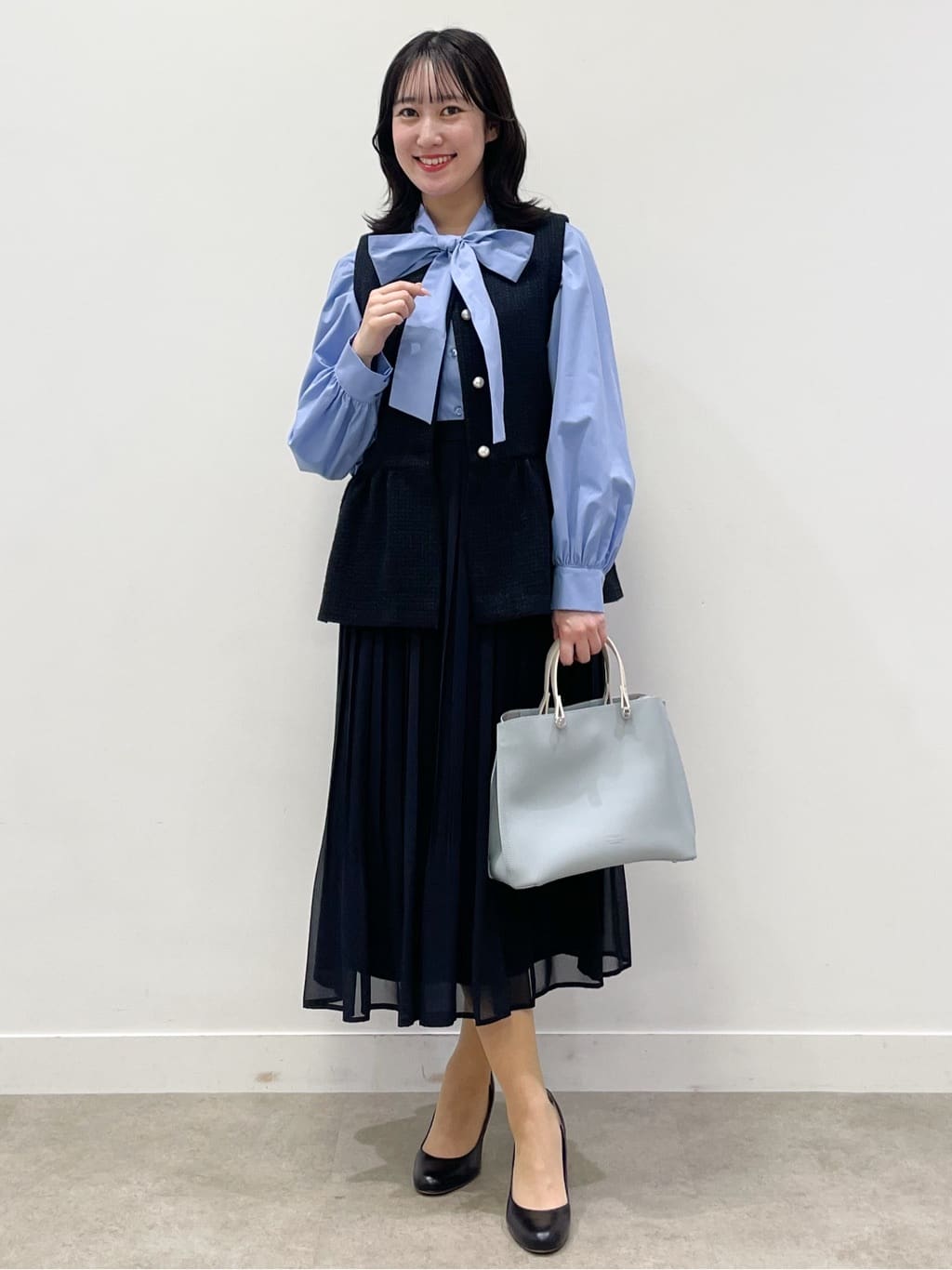 yukariさんの「Dessin｜【入卒/セレモニー】パール調ボタンベスト」を使ったコーディネート