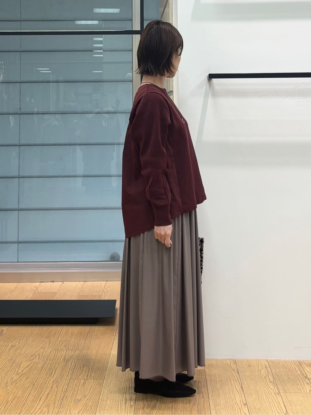 asamiさんの「INDIVI｜レザー調ギャザースカート」を使ったコーディネート