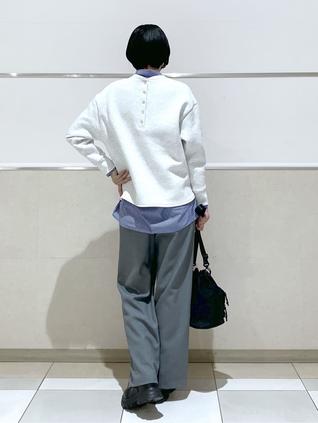 eriko さんの「Dessin｜【洗える】刺繍ロゴ入りオーバーシャツ」を使ったコーディネート