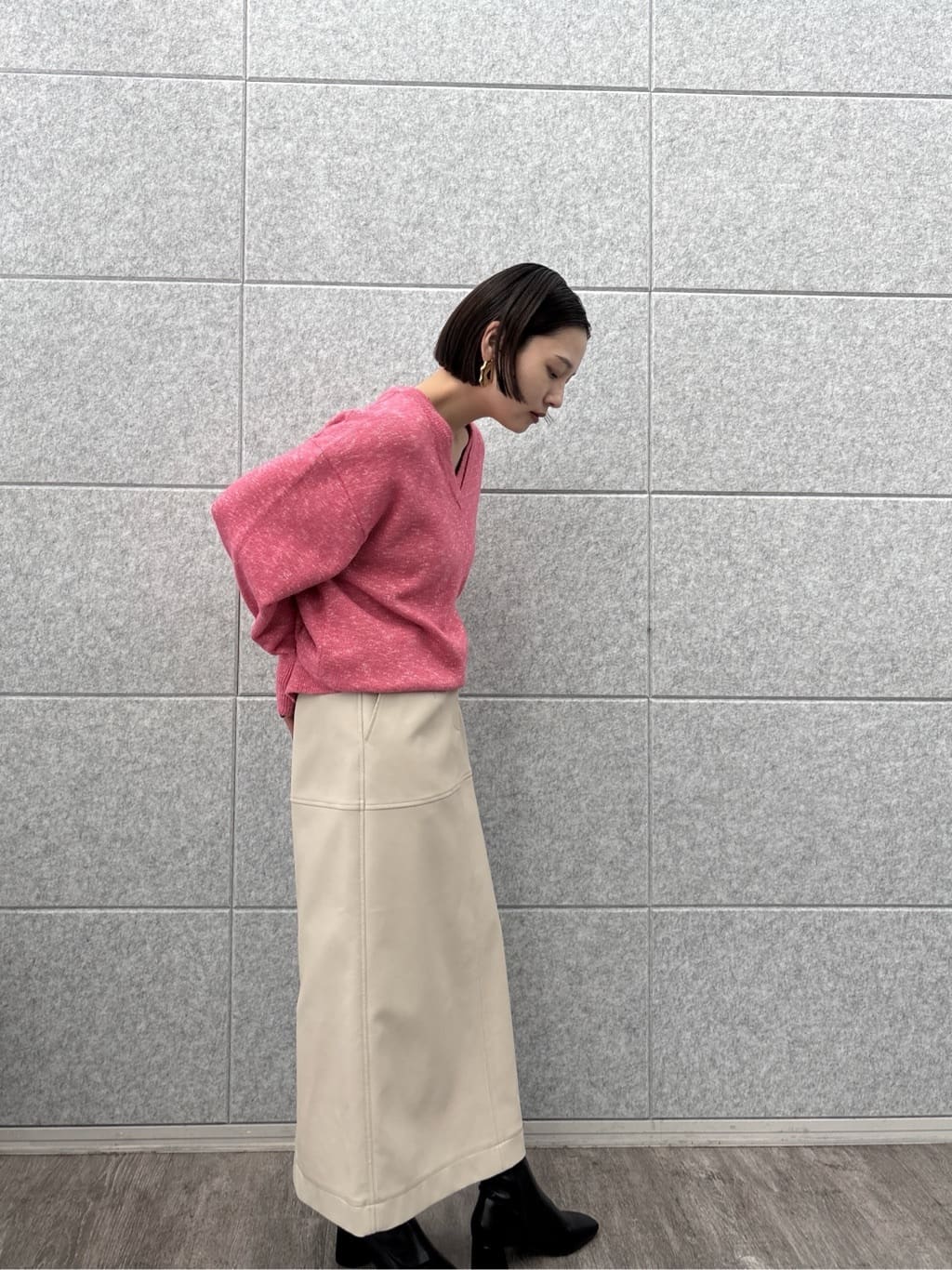 ayanoさんの「INDIVI｜【再入荷】レイヤーネックメランジラメニット」を使ったコーディネート