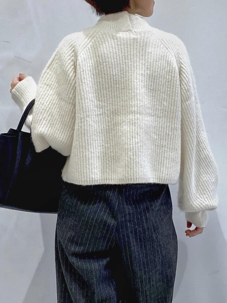 Bonさんの「OPAQUE.CLIP｜チェーン&times;フェイクパール マンテルネックレス」を使ったコーディネート