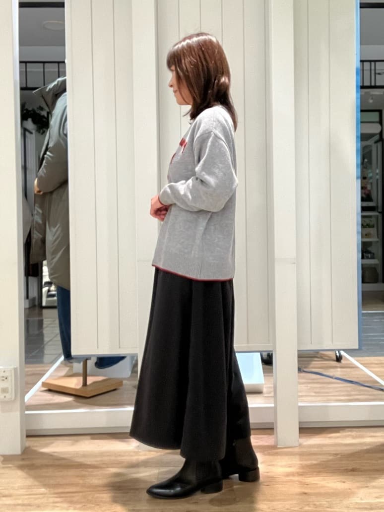 Fujitaさんの「Dessin｜【洗える】ペイント風刺繍入り配色ラインニット」を使ったコーディネート