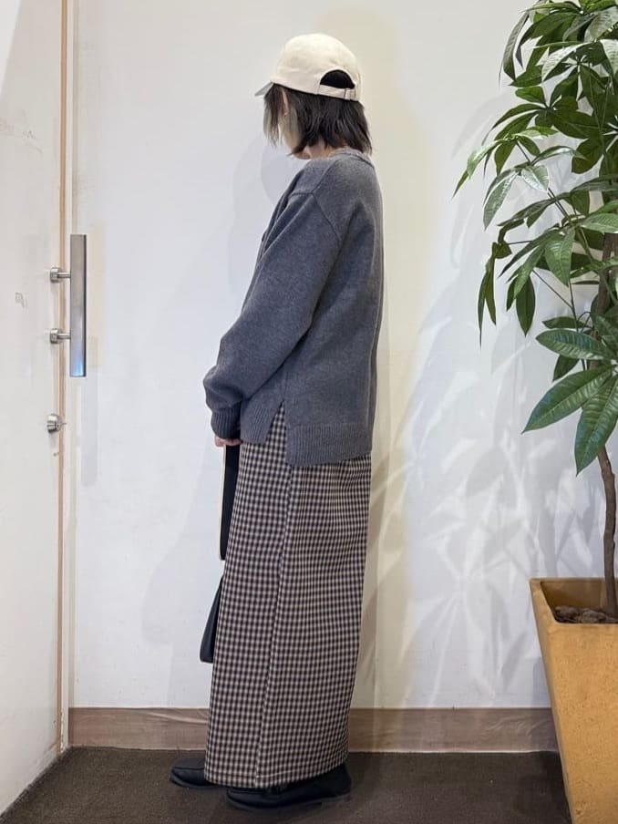 misakiさんの「SHOO･LA･RUE｜【S-LL/洗濯機可】ふわふわがやみつきになる柔らかさ スウェットライクロゴニット」を使ったコーディネート