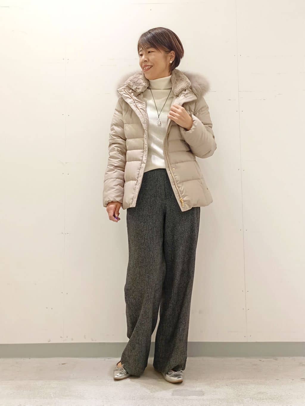 Kさんの「INDIVI｜【名品／撥水／抗菌防臭】ショート丈リサイクルダウンコート」を使ったコーディネート