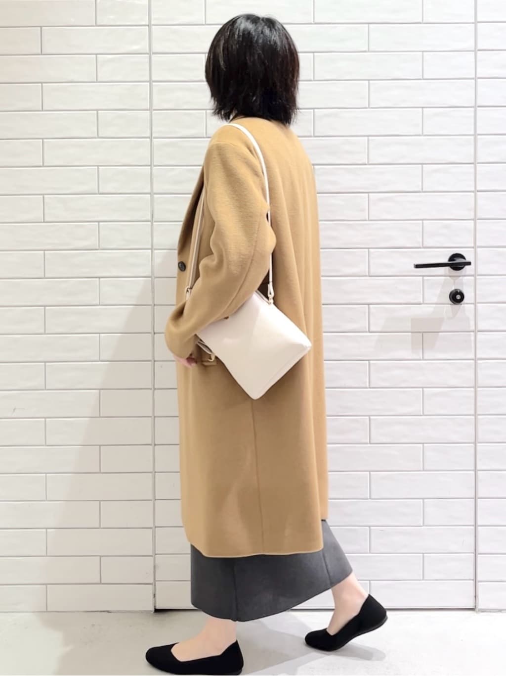 しおりさんの「OPAQUE.CLIP｜カシミヤブレンドウールチェスターコート」を使ったコーディネート