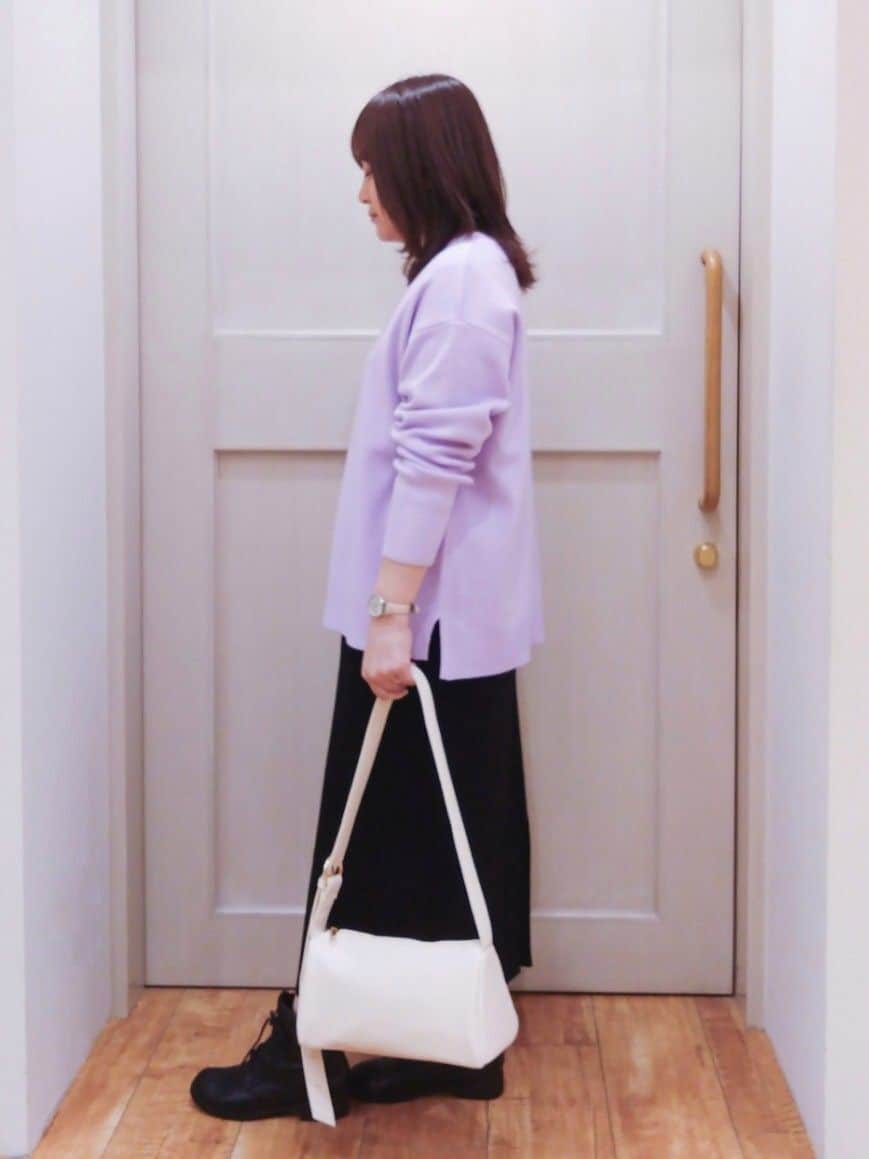 みーさんの「SHOO･LA･RUE｜【洗濯機可/セットアップ可/毛玉になりにくい】心地よく穿ける ニットナロースカート」を使ったコーディネート