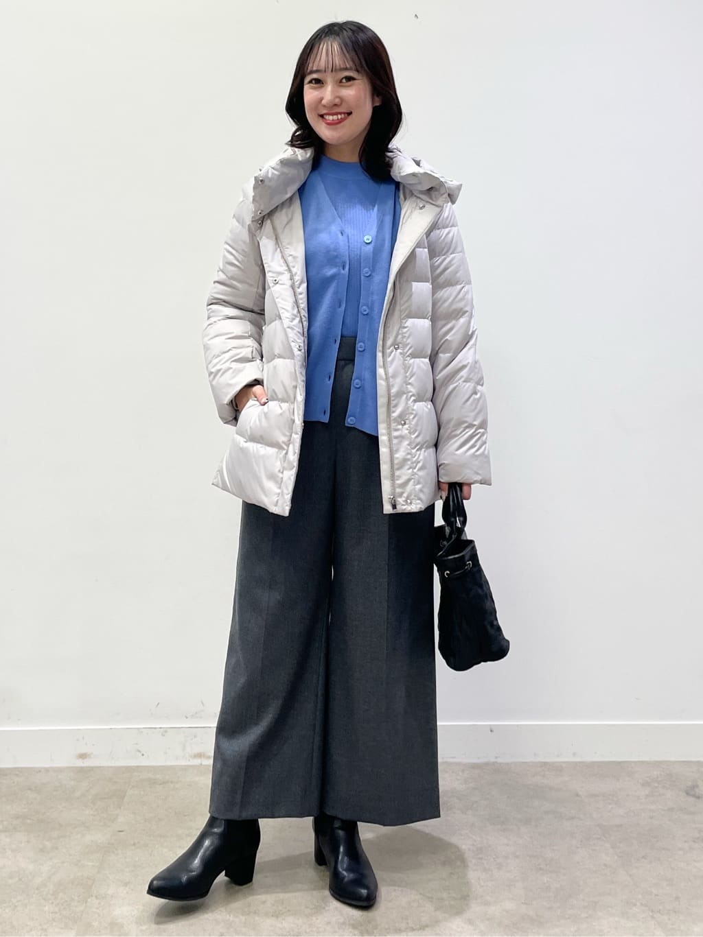 yukariさんの「Reflect｜【選べる5色／アンサンブル可】Vネックカーディガン」を使ったコーディネート