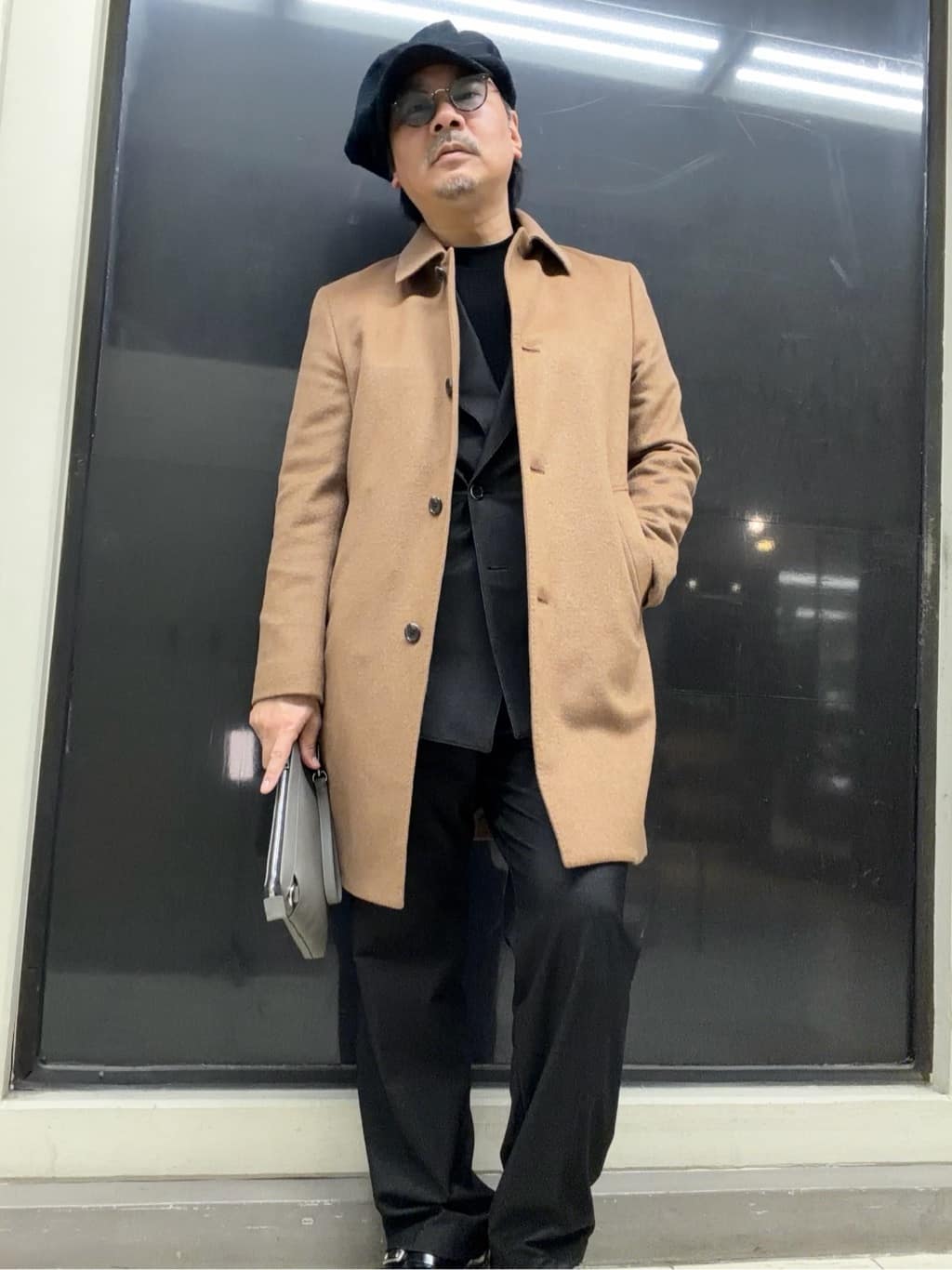 MAKOTO AIさんの「TAKEO KIKUCHI｜カシミヤブレンド ビーバー調ステンカラーコート」を使ったコーディネート