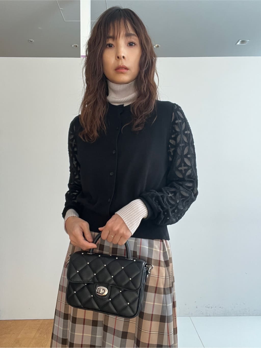 misaさんの「DRESSTERIOR｜シルクブレンドメリノウールリブプルオーバー」を使ったコーディネート
