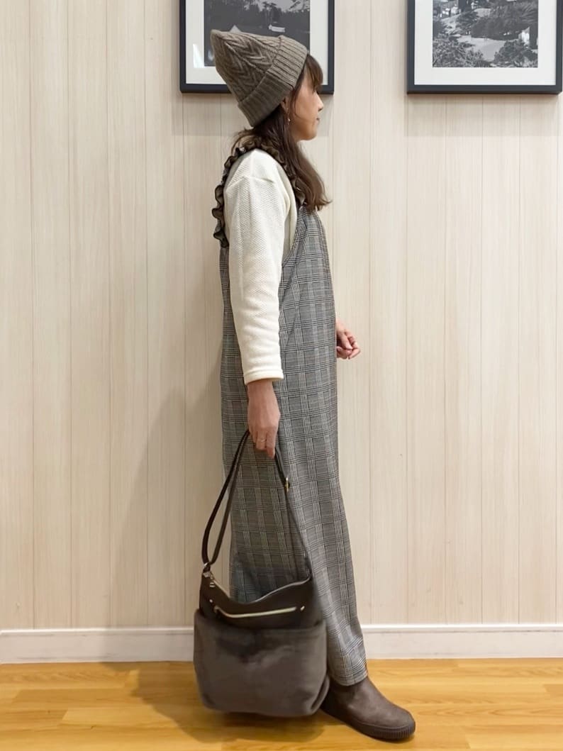 natsuさんの「SHOO･LA･RUE｜【あったか】大人のための チェック柄フリルサロペット」を使ったコーディネート