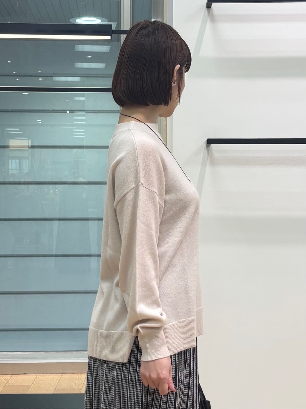 asamiさんの「INDIVI｜【洗える／SETUP可能】ジャカードニット プリーツスカート」を使ったコーディネート
