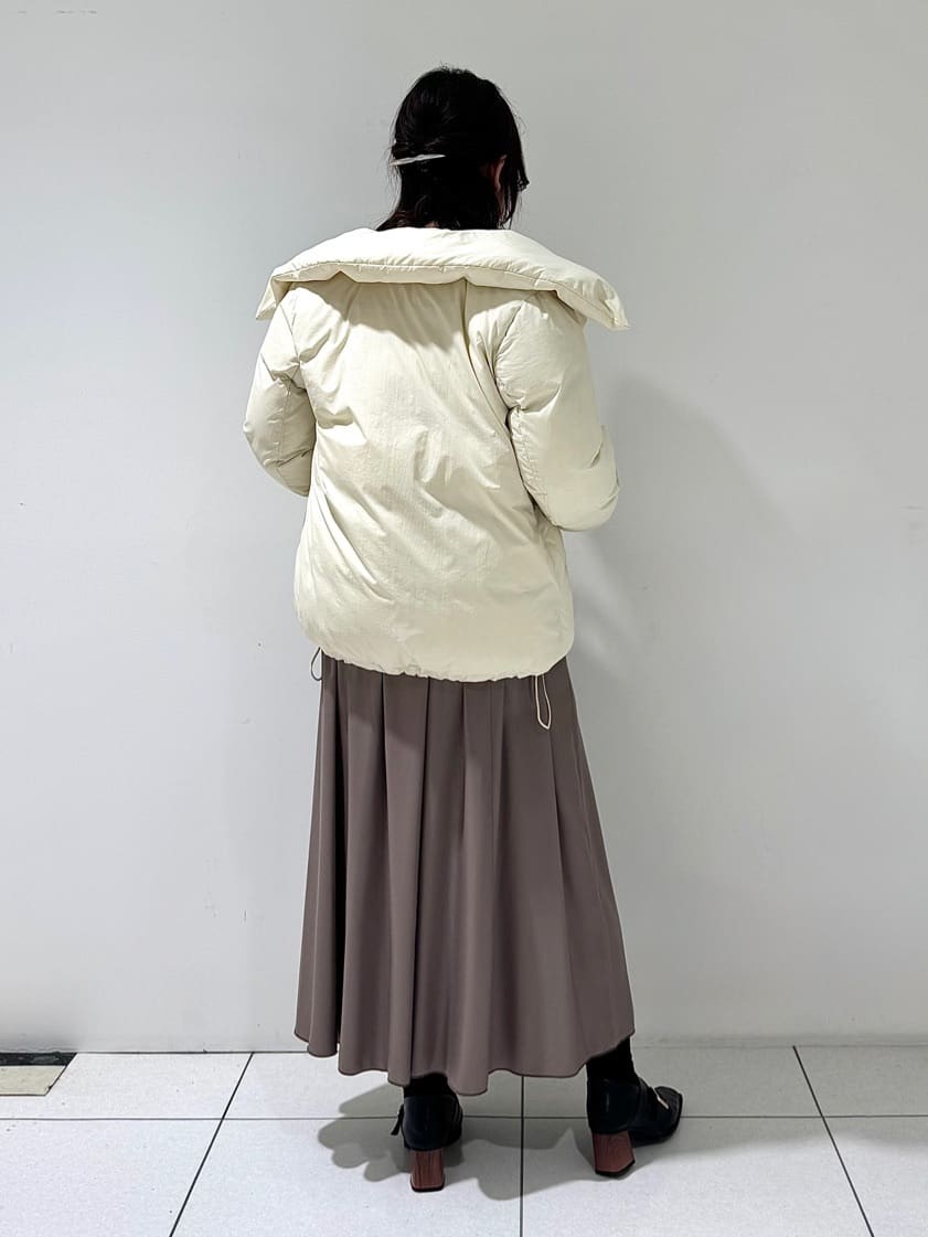 そんさんの「INDIVI｜【撥水／洗える／デザイン衿】ステッチレス ショートダウンコート」を使ったコーディネート