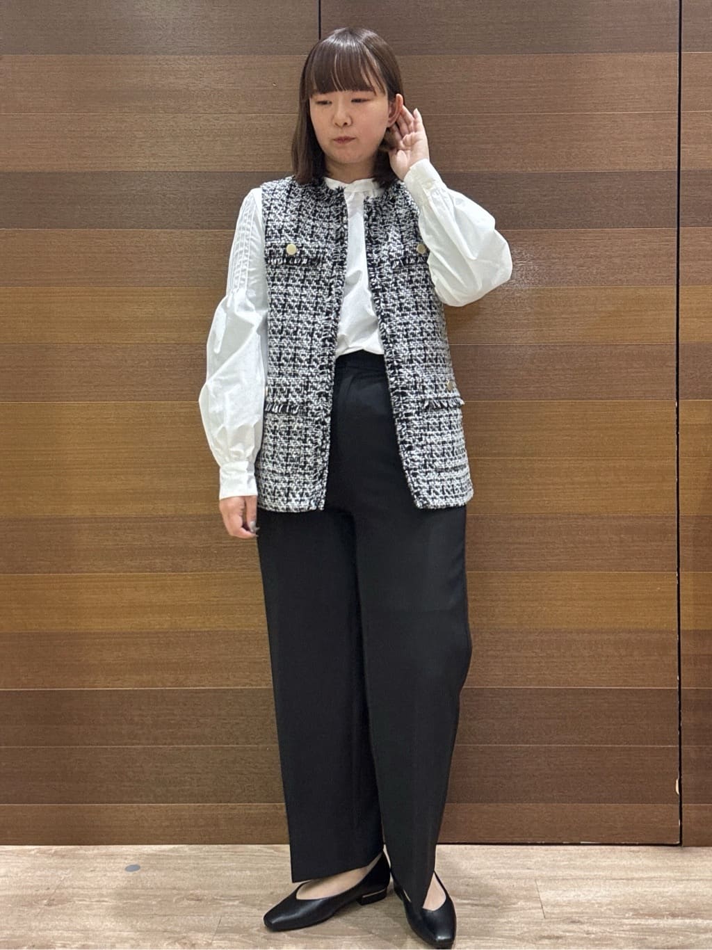 yumeさんの「OPAQUE.CLIP｜《通勤対応》ツイードジレ【洗える】」を使ったコーディネート